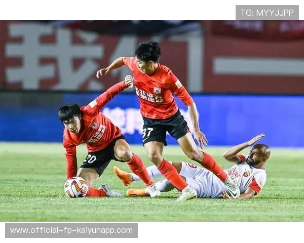 上海海港在亚冠争夺中受挫,柔佛主场强大压力 上海海港在亚冠争夺中受挫,柔佛主场强大压力